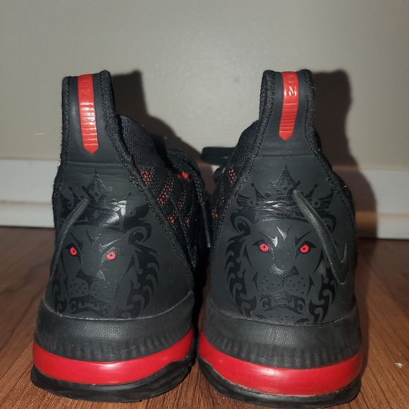 LeBron James Nike Basketball sneakers - Picture 5 of 6